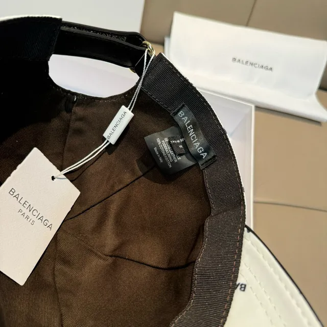 Balenciaga All-Over Logo Print Casquette de baseball Blanche 3