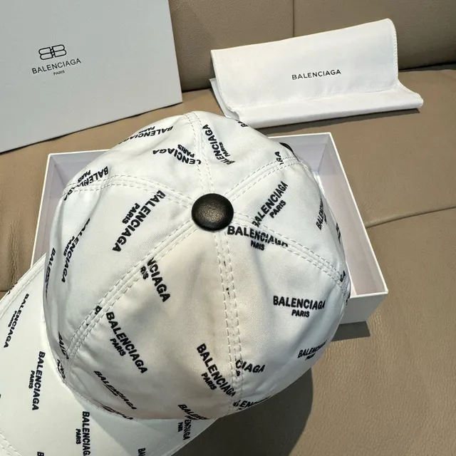 Balenciaga All-Over Logo Print Casquette de baseball Blanche 6