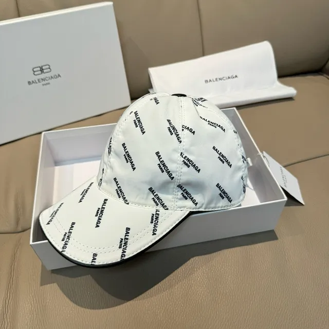 Balenciaga All-Over Logo Print Casquette de baseball Blanche 8