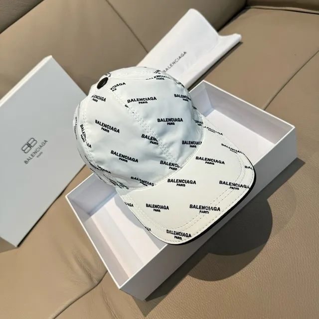 Balenciaga All-Over Logo Print Casquette de baseball Blanche 9