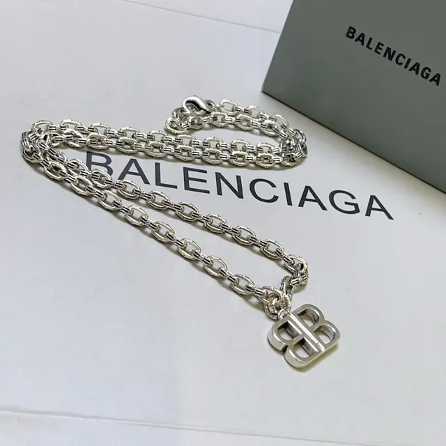 Collier Balenciaga BB Argent Chaîne à maillons lourds Pendentif logo découpé 3