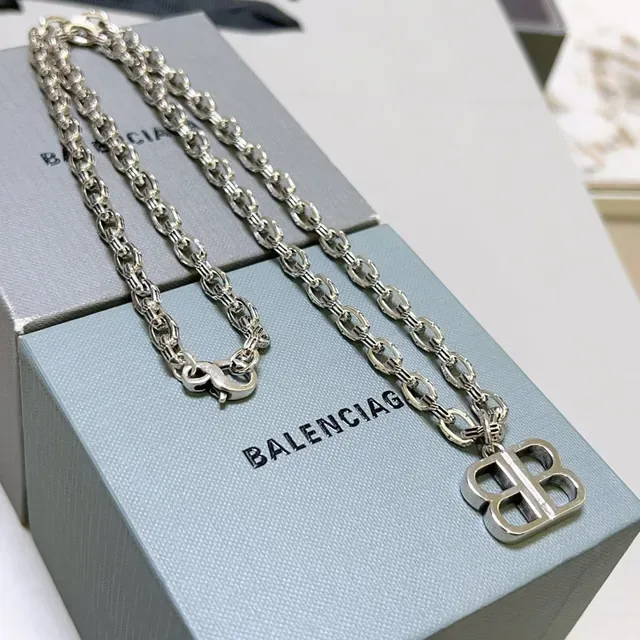 Collier Balenciaga BB Argent Chaîne à maillons lourds Pendentif logo découpé 4