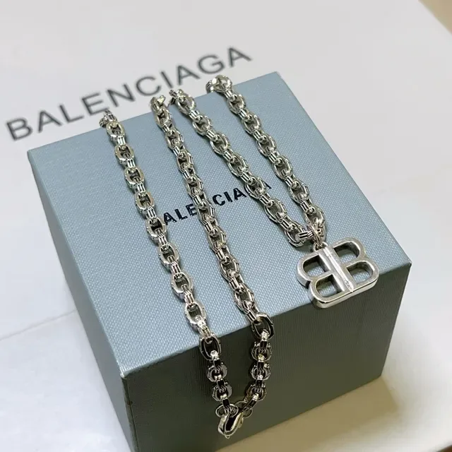 Collier Balenciaga BB Argent Chaîne à maillons lourds Pendentif logo découpé 9