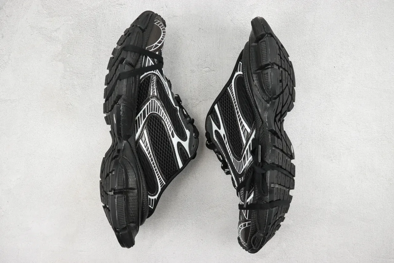 Balenciaga Chaussures Chunky Noir et Blanc Semelle Maille et Recouvrement Synthétique 2