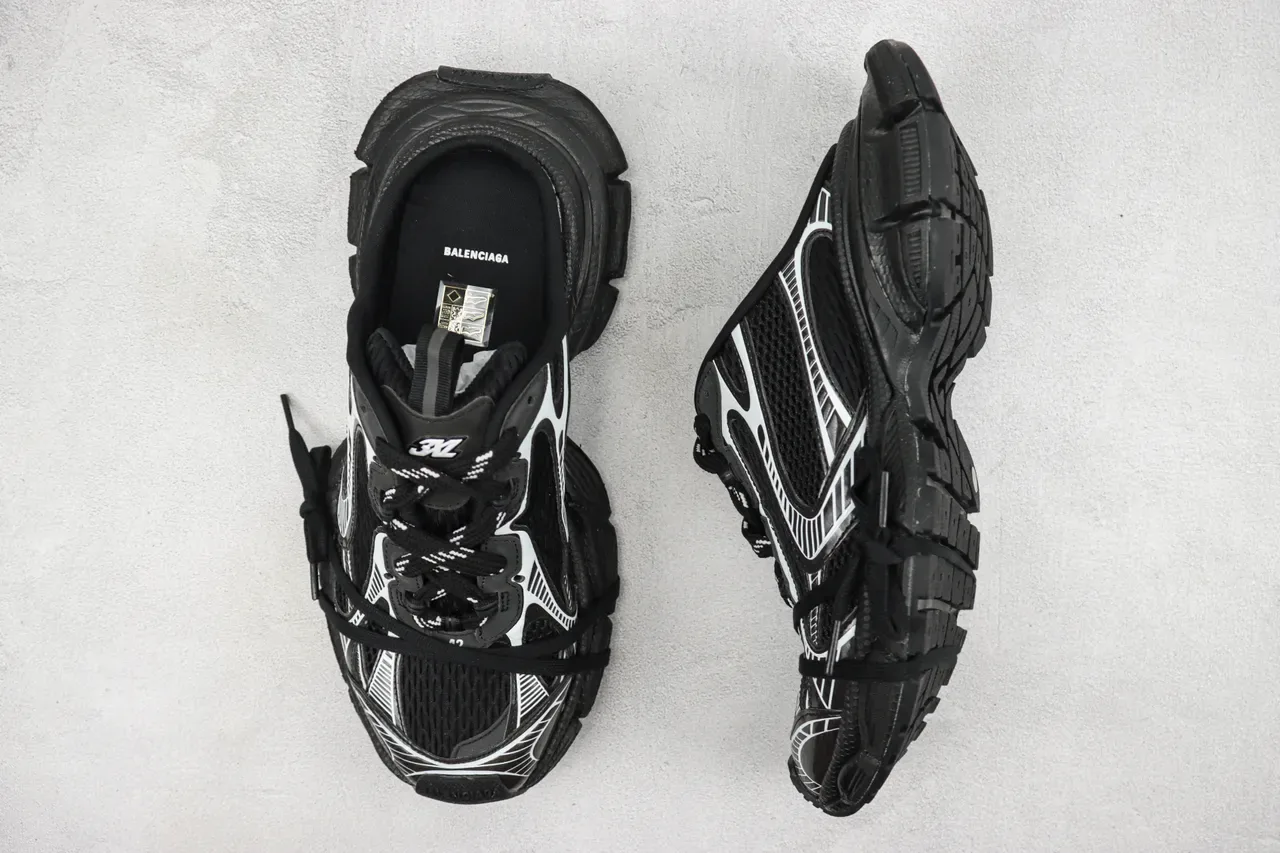 Balenciaga Chaussures Chunky Noir et Blanc Semelle Maille et Recouvrement Synthétique 3