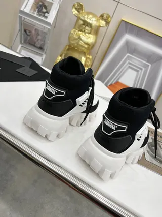 Balenciaga Defender High Preto e Branco Chunky Sneakers 6
