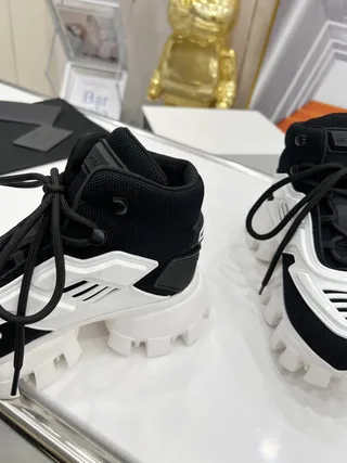 Balenciaga Defender High Preto e Branco Chunky Sneakers 8