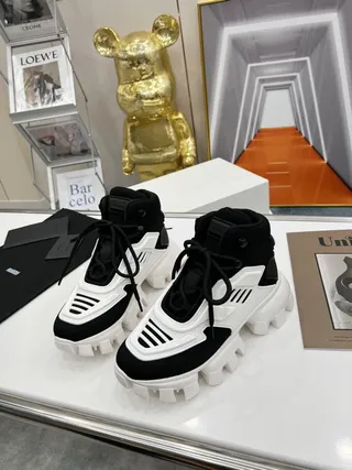 Balenciaga Defender High Preto e Branco Chunky Sneakers 9