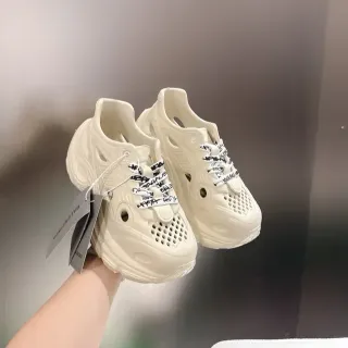 Balenciaga Defender Off-White Perforadas Chunky Sneakers