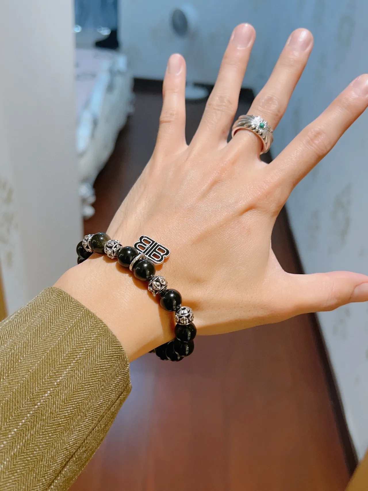 Balenciaga Double-B Pulsera con colgante Negra Plata Perlada Monograma 3