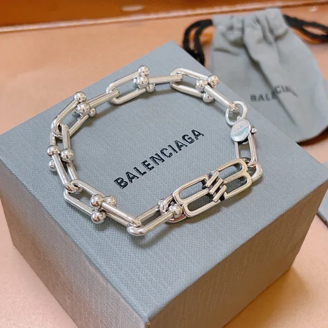 Balenciaga سوار لينك مصقول بلون فضي معدني 5
