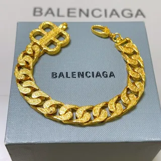 Balenciaga brazalete ornamentado de tono dorado con eslabones curb-link
