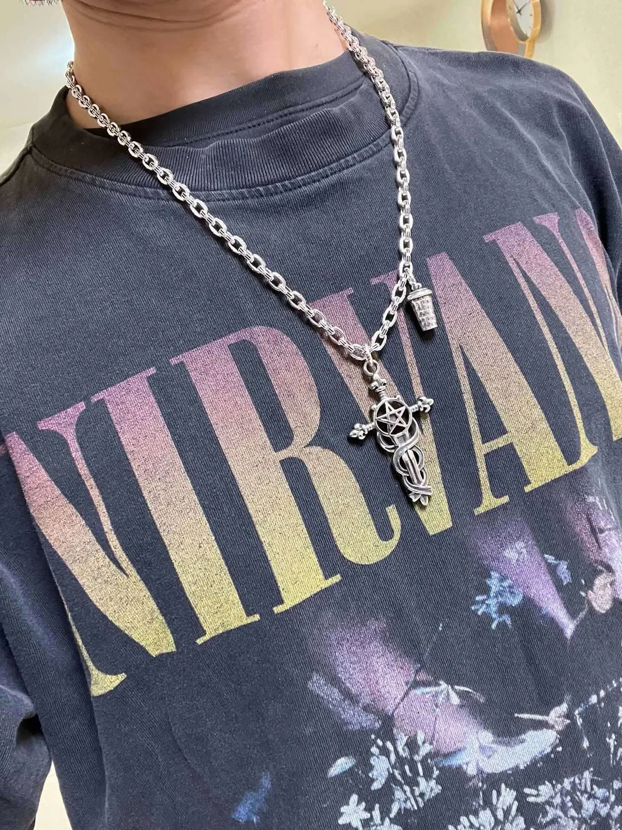 Colar Balenciaga Prata Occult Cross 4