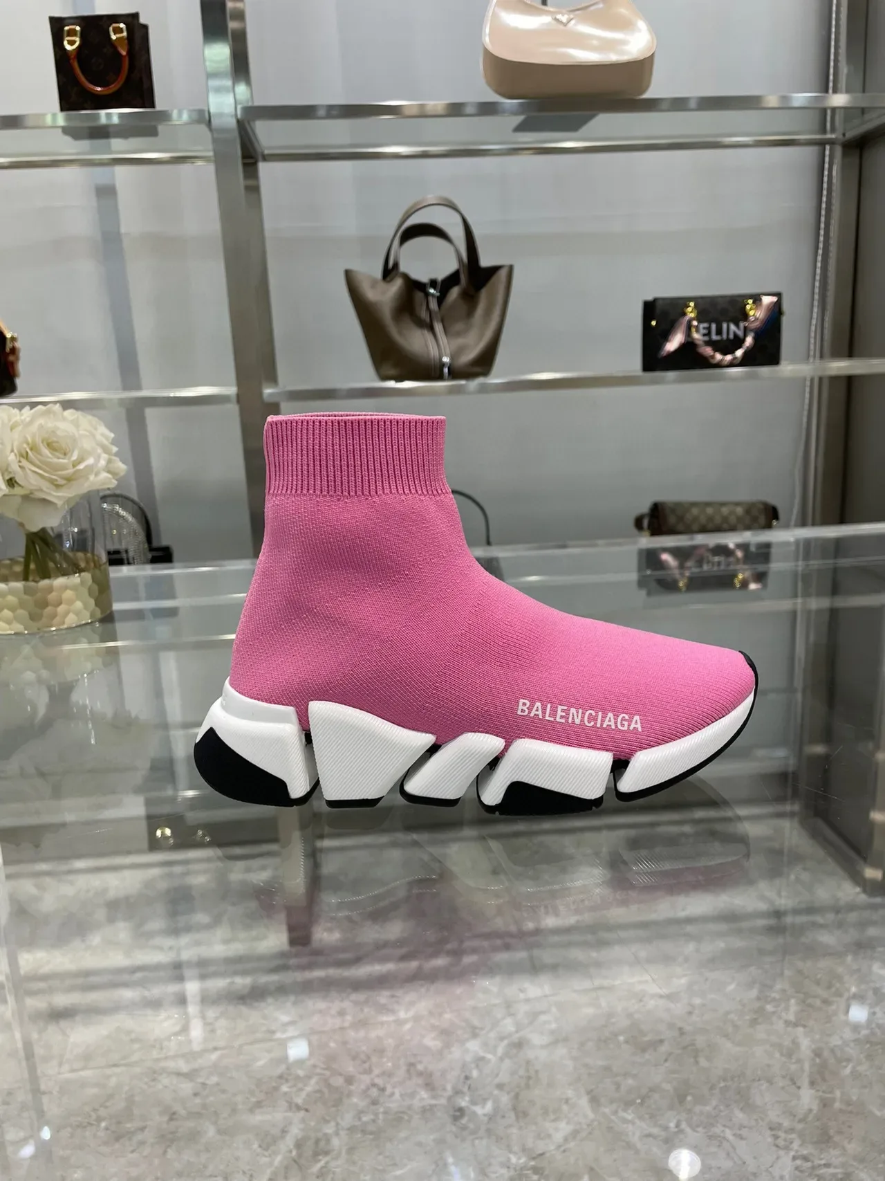 Balenciaga Speed Trainer حذاء رياضي أسلوب حياة بتصميم جورب وردي 2