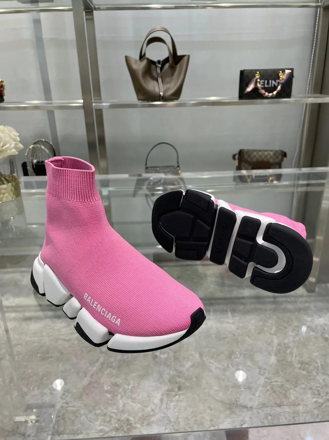 Balenciaga Speed Trainer حذاء رياضي أسلوب حياة بتصميم جورب وردي 4