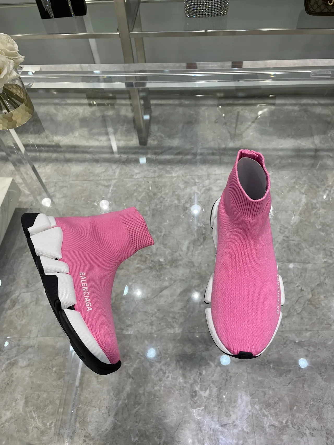 Balenciaga Speed Trainer حذاء رياضي أسلوب حياة بتصميم جورب وردي 9