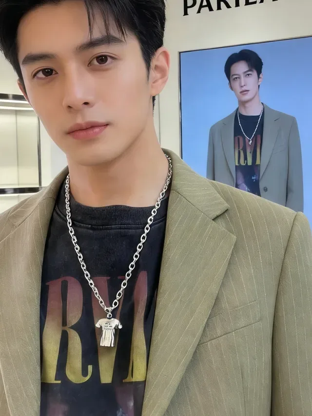 Balenciaga T-Shirt Necklace রূপালী মোটা ওভাল লিংক চেইন খোদাই করা পেন্ডেন্ট নেকলেস 7