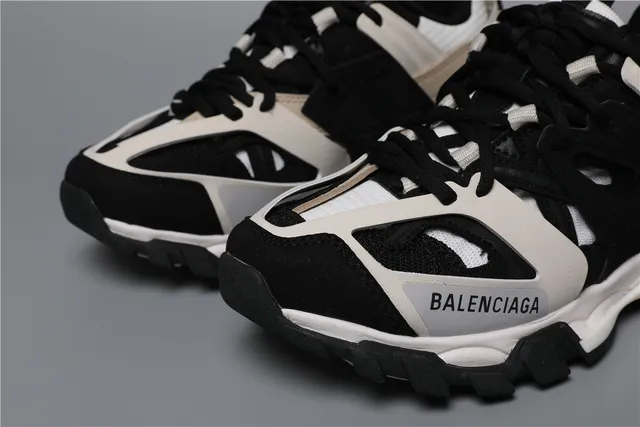 Balenciaga Track Sneaker gris noir blanc sneakers chunky 4