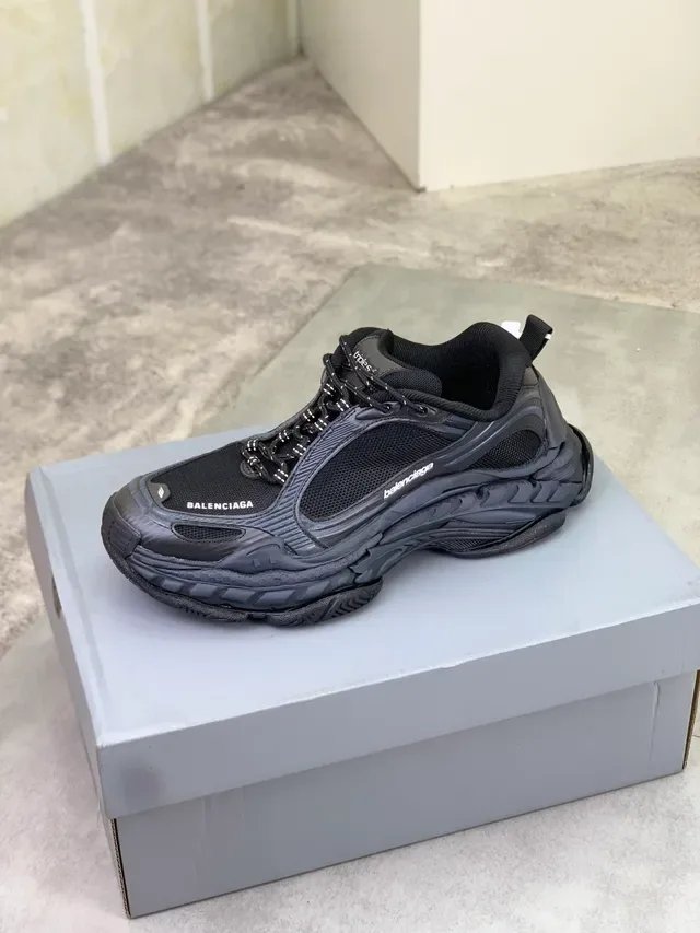 Zapatillas Chunky Balenciaga Triple S negras 2