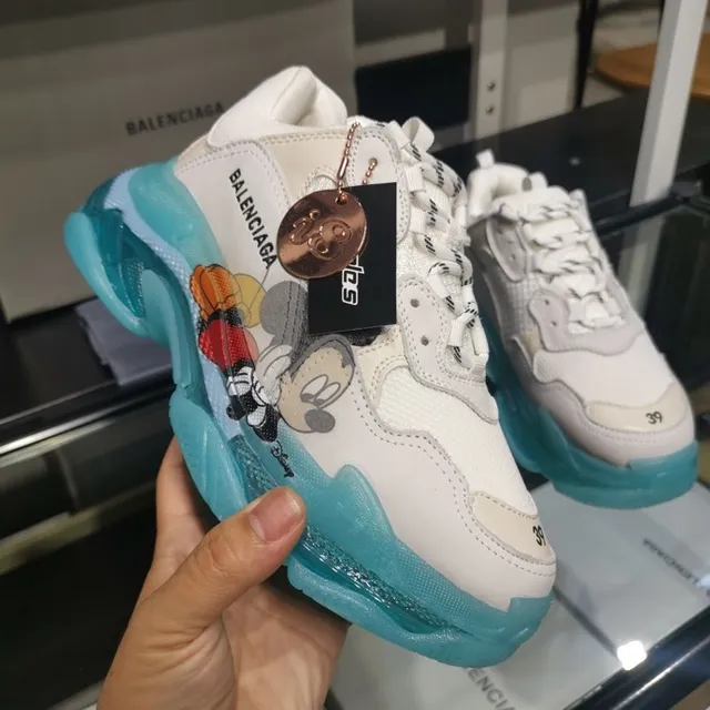 Balenciaga Triple S Mickey Mouse tênis brancos e ciano chunky 2