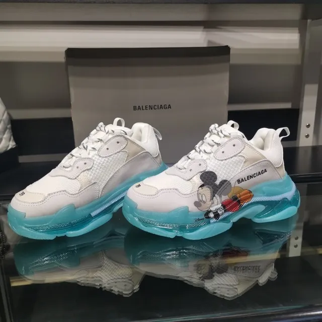 Balenciaga Triple S Mickey Mouse tênis brancos e ciano chunky 3