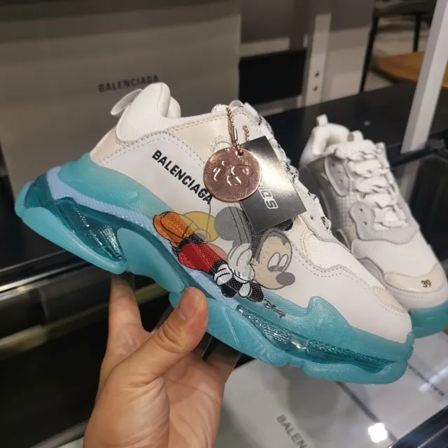 Balenciaga Triple S Mickey Mouse tênis brancos e ciano chunky 4