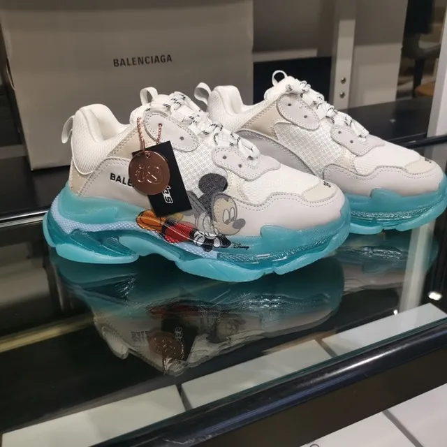 Balenciaga Triple S Mickey Mouse tênis brancos e ciano chunky 7