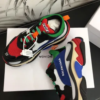 Balenciaga Triple S حذاء رياضي سميك متعدد الألوان