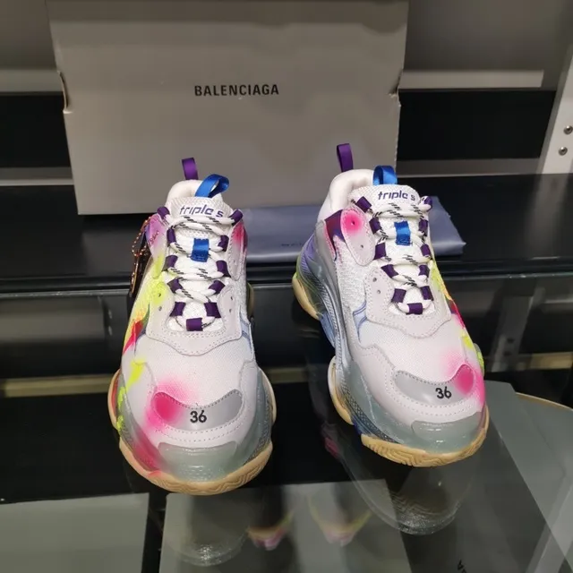 Balenciaga Triple S বহুরঙী পেইন্ট ড্রিপ চাঙ্কি স্নিকার 4