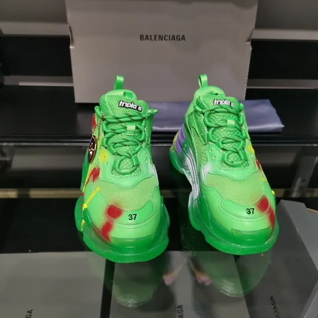 Balenciaga Triple S Vert néon Éclaboussures de peinture Sneakers Chunky 2