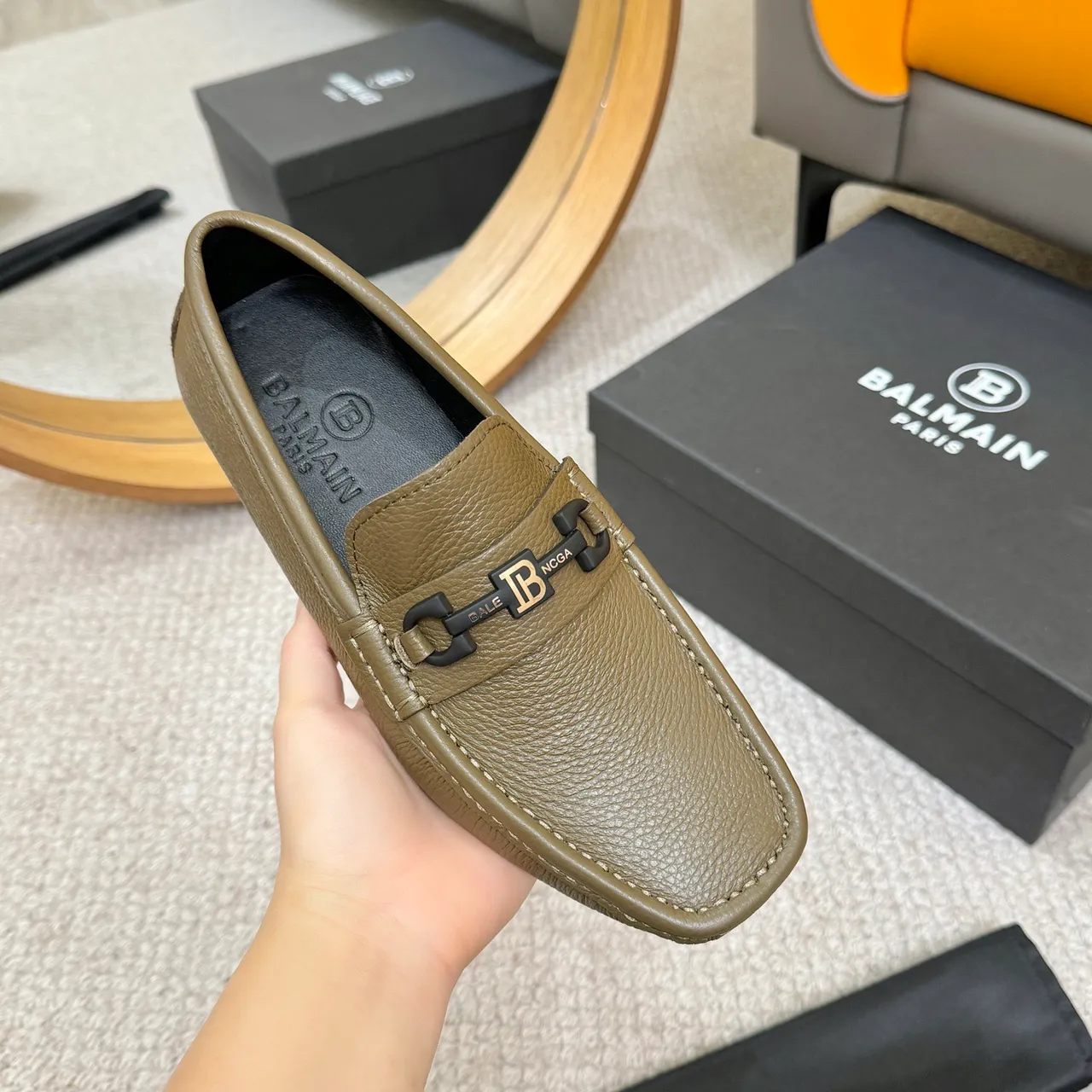 Balmain B-Court Beige Noir Cuir Pébblé Matériel Métallique Inspiré du Horsebit Mocassins 5