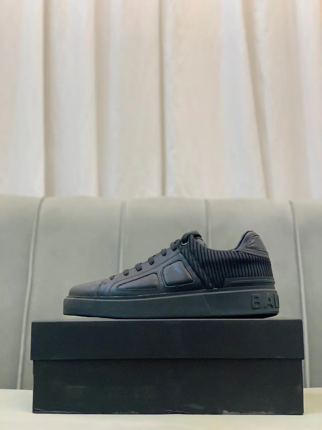 Balmain Black Smooth Leather Ribbed Padded Collar Lifestyle Sneakers 4