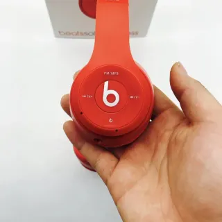 Beats Solo Red White Matte Finish Integrated FM/MP3 Controls Over-ear Headphones