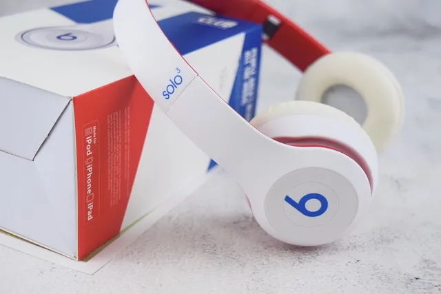 Beats Solo³ Collection Club Casque circumaural sans fil blanc 3