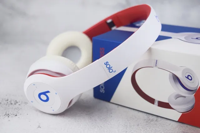 Beats Solo³ Collection Club Casque circumaural sans fil blanc 8