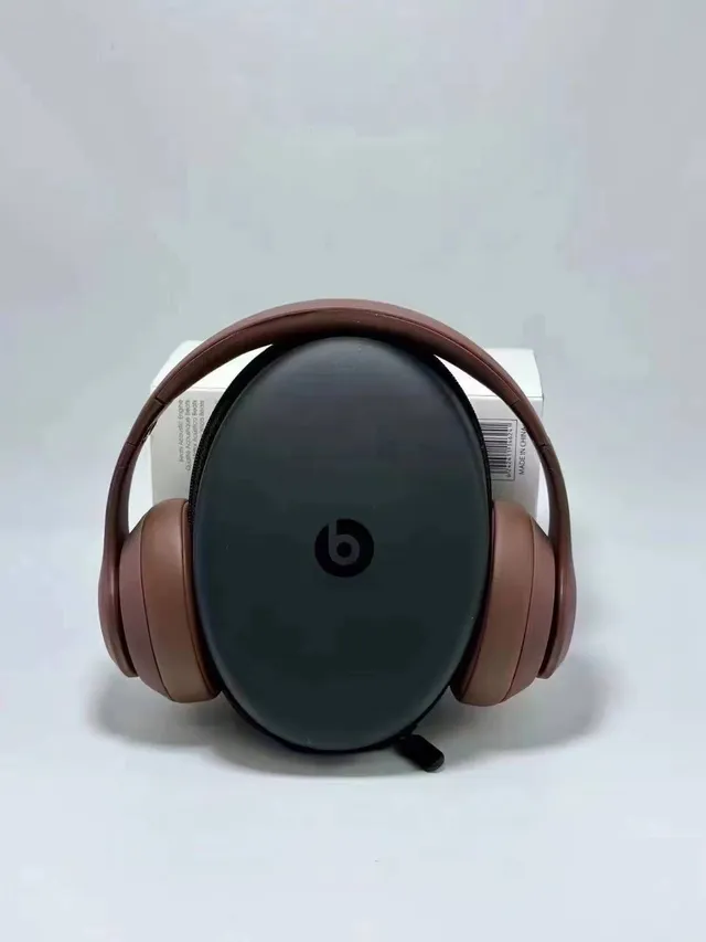 Beats Studio Pro Brown White Slim Headband Oval Earcups Over-ear Headphones 2