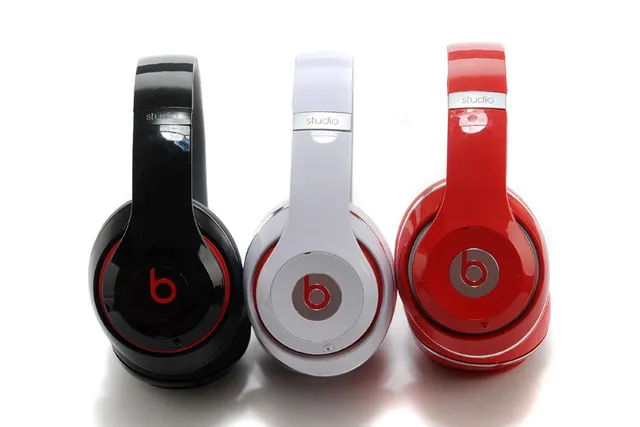 Beats Studio White Red Glossy Finish Metal-Accented Headband Over-ear Headphones 4