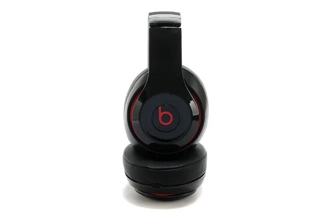 Beats Studio White Red Glossy Finish Metal-Accented Headband Over-ear Headphones 6