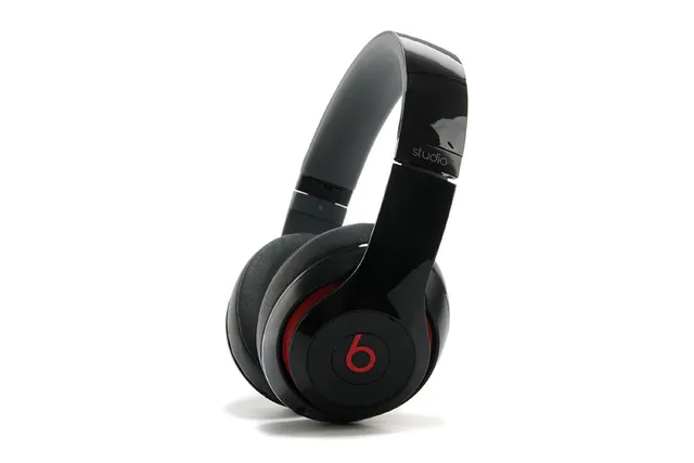Beats Studio White Red Glossy Finish Metal-Accented Headband Over-ear Headphones 7
