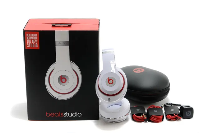 Beats Studio White Red Glossy Finish Metal-Accented Headband Over-ear Headphones 13