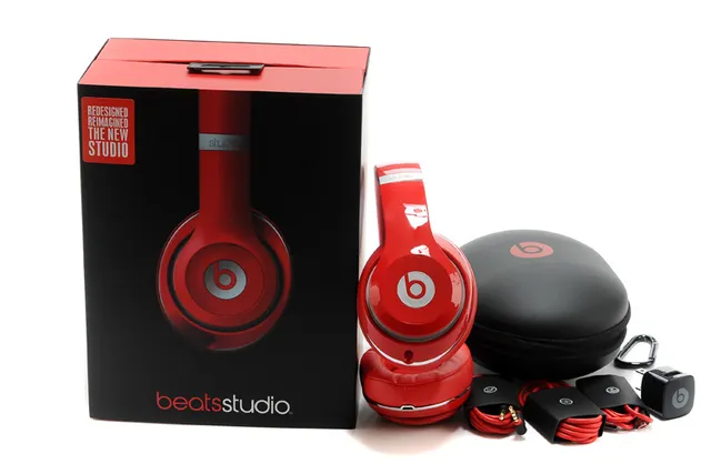 Beats Studio White Red Glossy Finish Metal-Accented Headband Over-ear Headphones 17