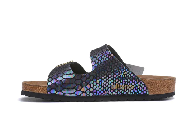 Birkenstock Arizona Sandales casuales à impression d'écailles iridescentes 4