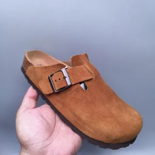 Birkenstock Arizona ট্যান সুয়েড একটি ফিতা ক্লোগ