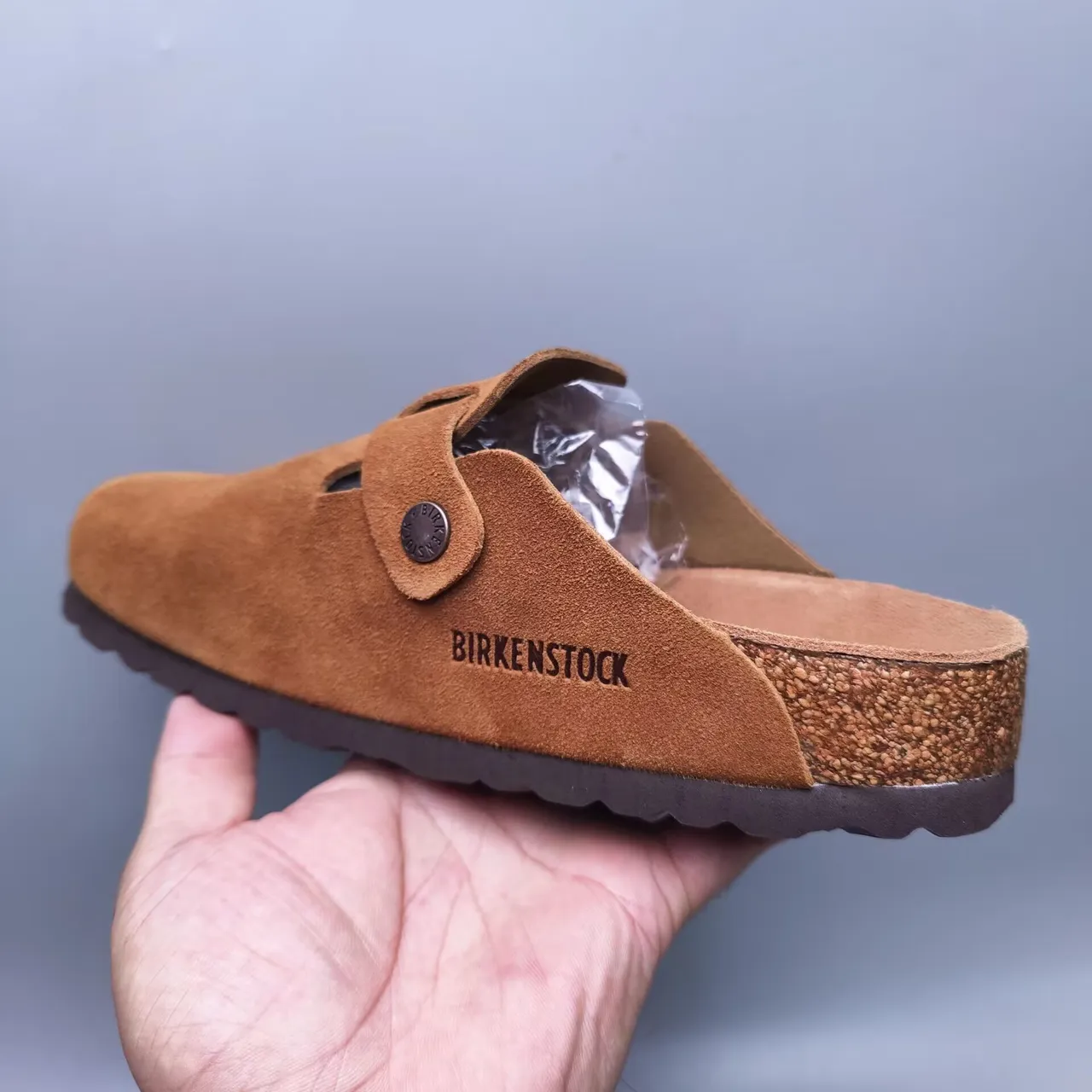 Birkenstock Arizona حنطي جلد ناعم حزام واحد كلوج 3