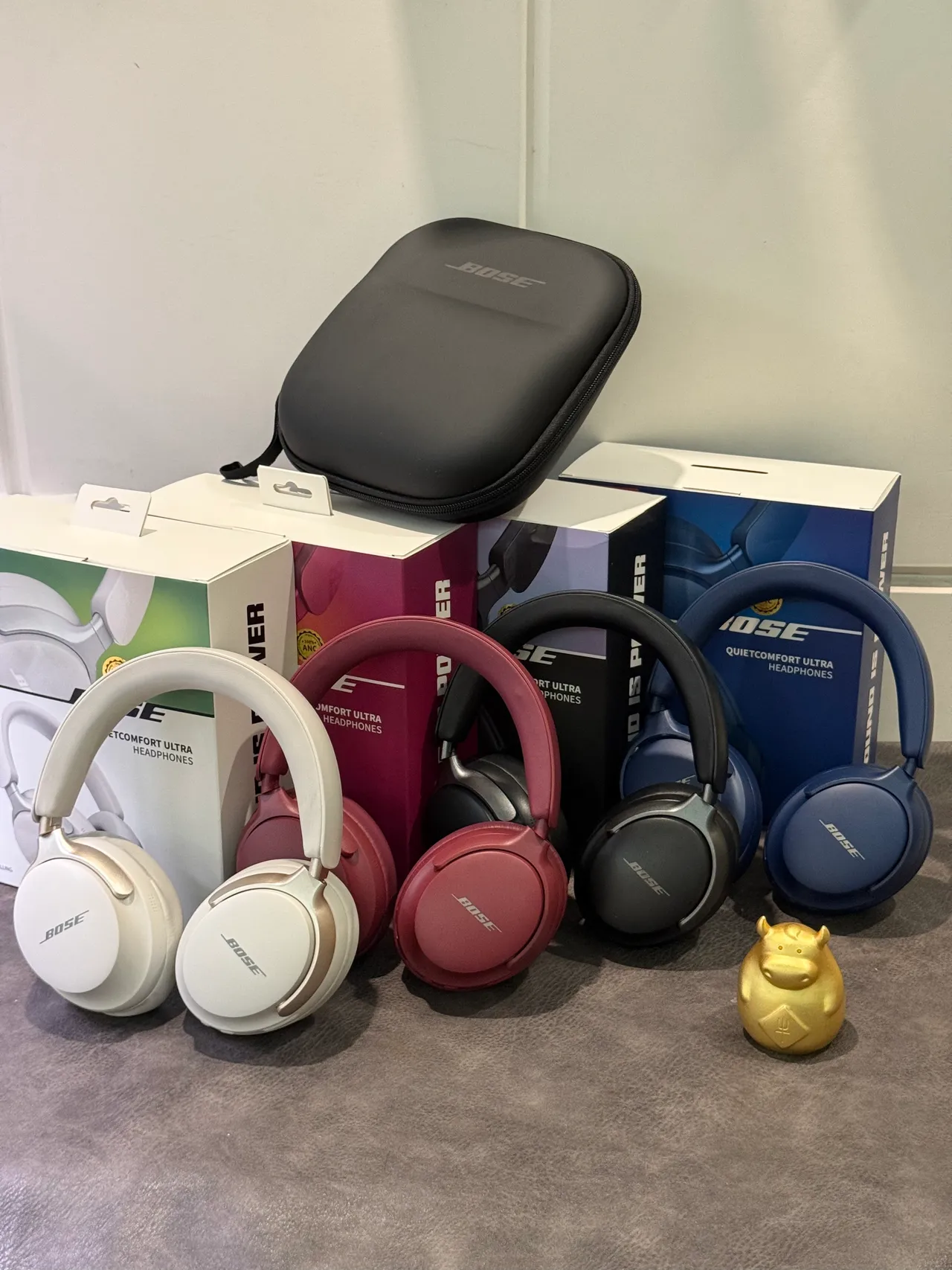 Bose QuietComfort Ultra Black Over-Ear Headphones 2