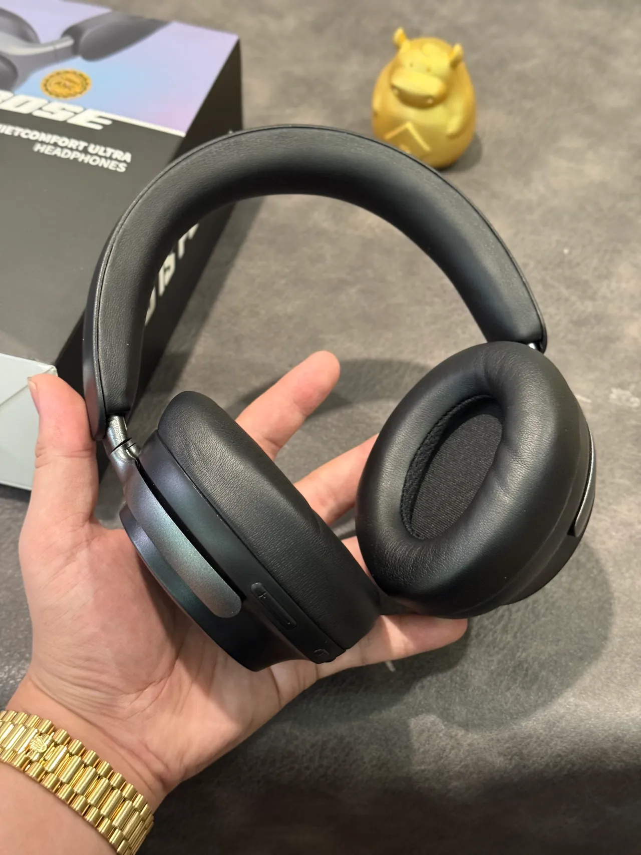 Bose QuietComfort Ultra Black Over-Ear Headphones 3