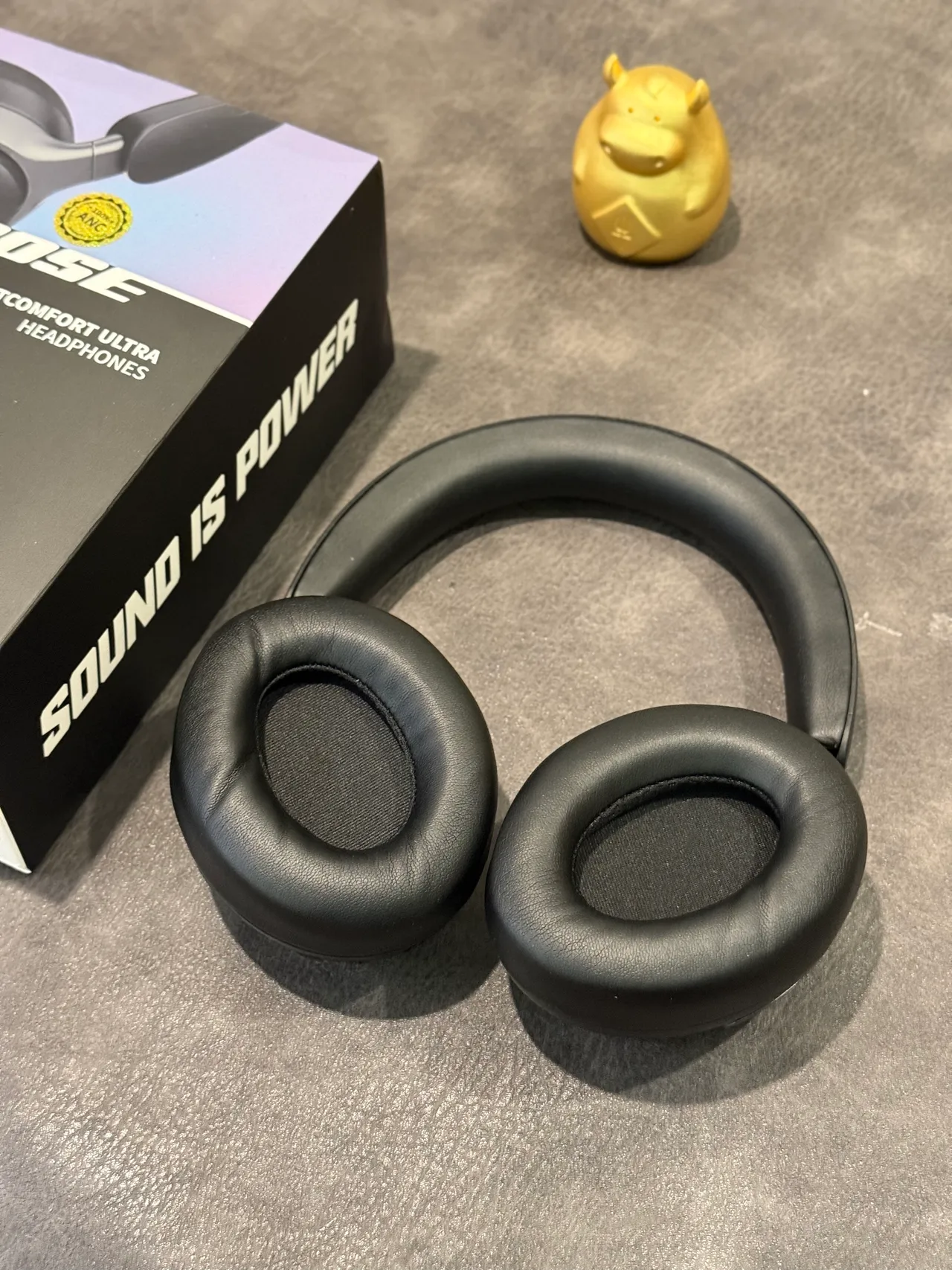 Bose QuietComfort Ultra Black Over-Ear Headphones 10