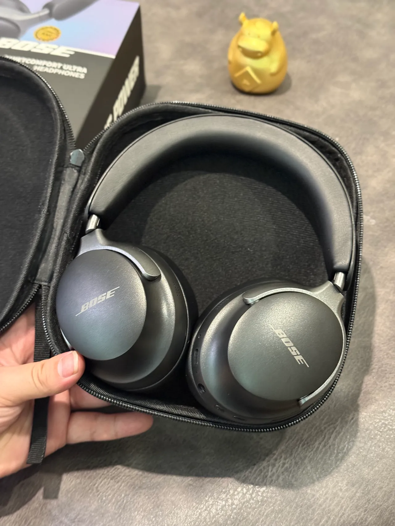 Bose QuietComfort Ultra Black Over-Ear Headphones 12