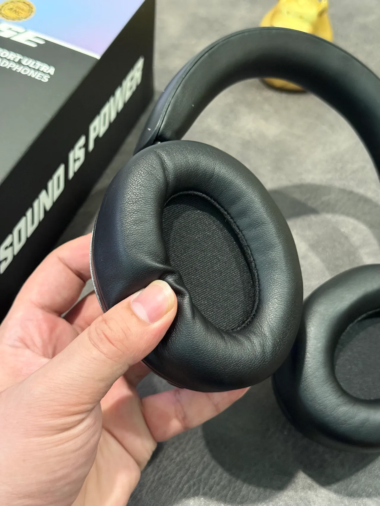 Bose QuietComfort Ultra Black Over-Ear Headphones 13