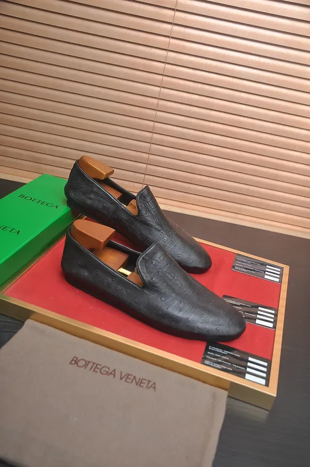 Bottega Veneta Andiamo Black Brown Ostrich-Textured Leather Slip-On Construction Loafer 4